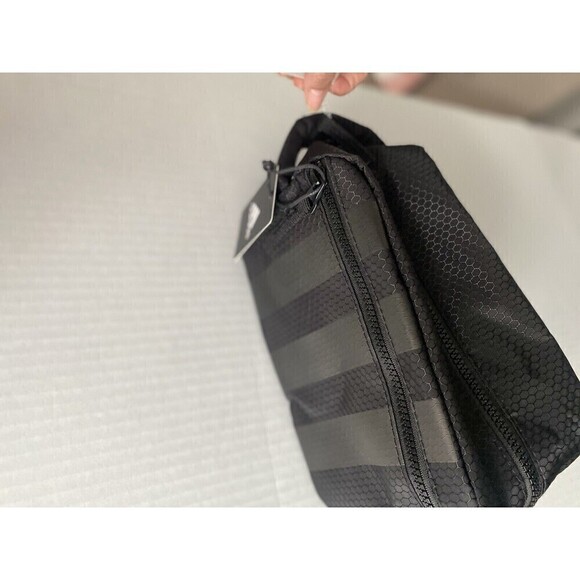 Adidas Team Toiletry Travel Kit Bag Black B172 uisex New with Tags 5143992 - Picture 15 of 16